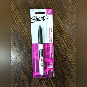 Sharpie Rub-a-Dub Laundry Marker - Stays permanent through washing - Fine